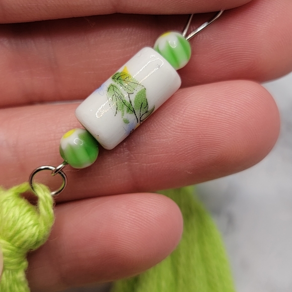 Handmade Tassel Earrings Lime Green Sunflower Daisy Boho Hippie Chic - Picture 3 of 6